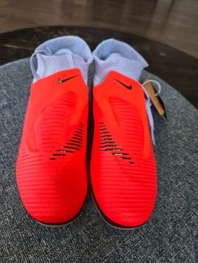 Unisex Nike Phantom 6 High Pro FG- Royal Tint/ Bright Crimson. M 5.5 or W 7